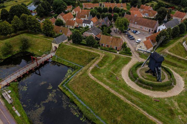 Bij De Friesche Poort Bed & Breakfast Bourtange Exterior foto